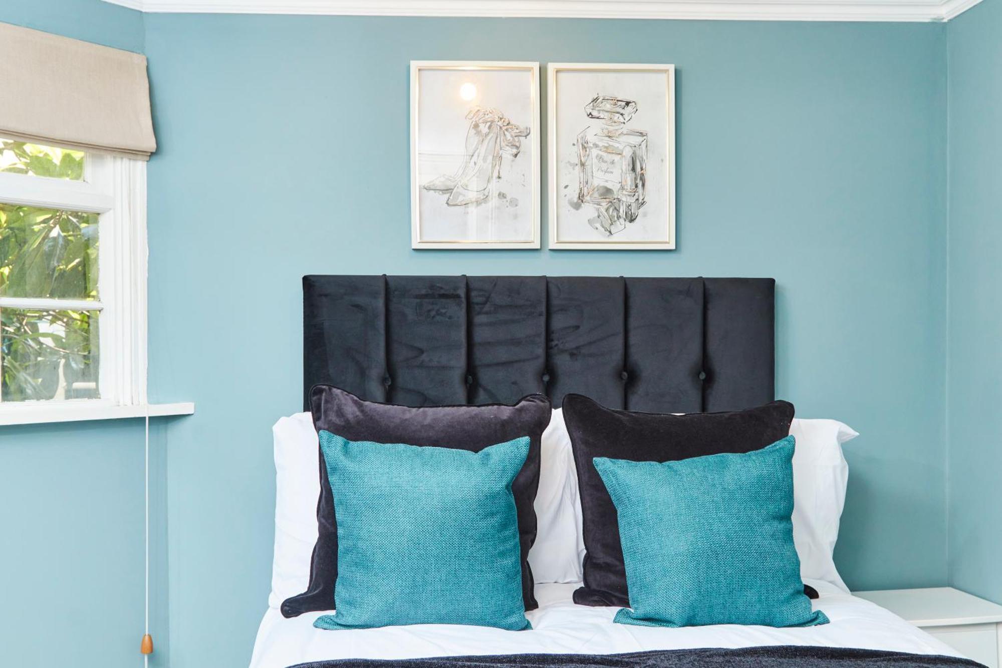 Beautiful 2Bedroom 4 Actual Beds House With Wifi By Purestay バース エクステリア 写真