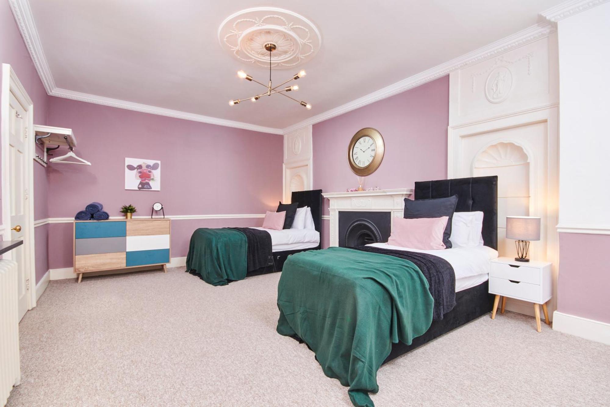 Beautiful 2Bedroom 4 Actual Beds House With Wifi By Purestay バース エクステリア 写真