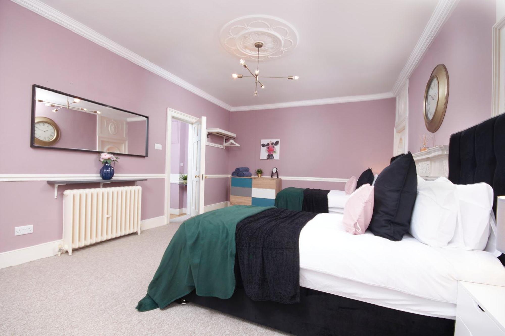 Beautiful 2Bedroom 4 Actual Beds House With Wifi By Purestay バース エクステリア 写真
