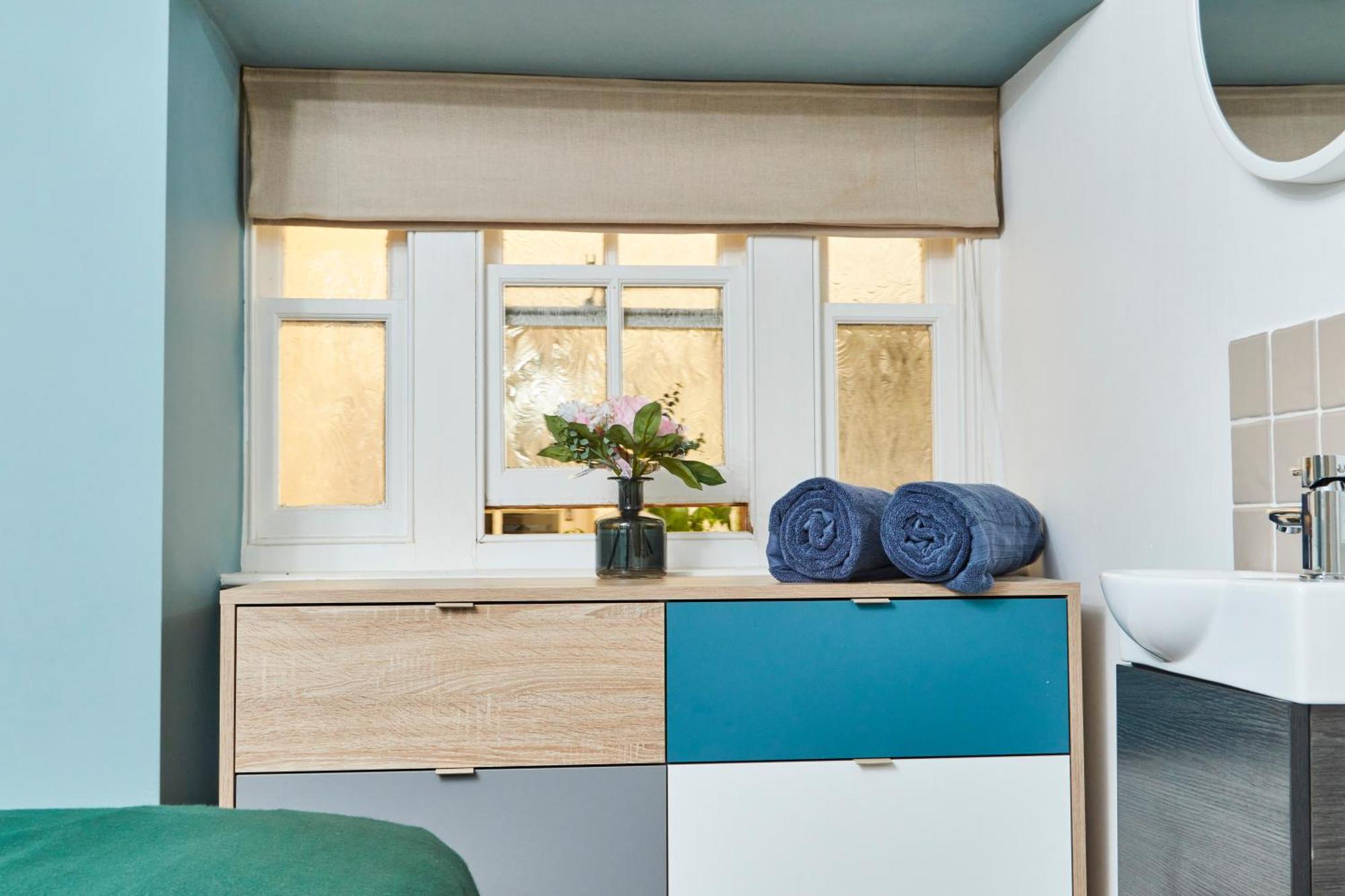 Beautiful 2Bedroom 4 Actual Beds House With Wifi By Purestay バース エクステリア 写真