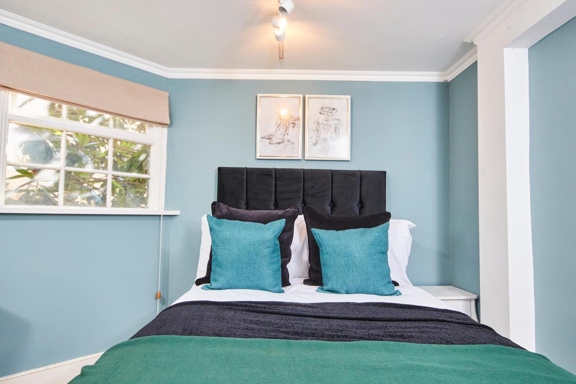 Beautiful 2Bedroom 4 Actual Beds House With Wifi By Purestay バース エクステリア 写真