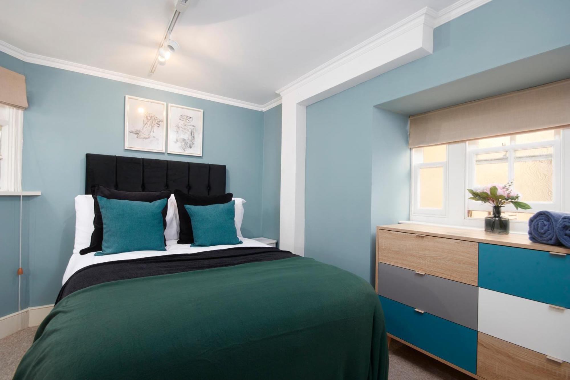Beautiful 2Bedroom 4 Actual Beds House With Wifi By Purestay バース エクステリア 写真