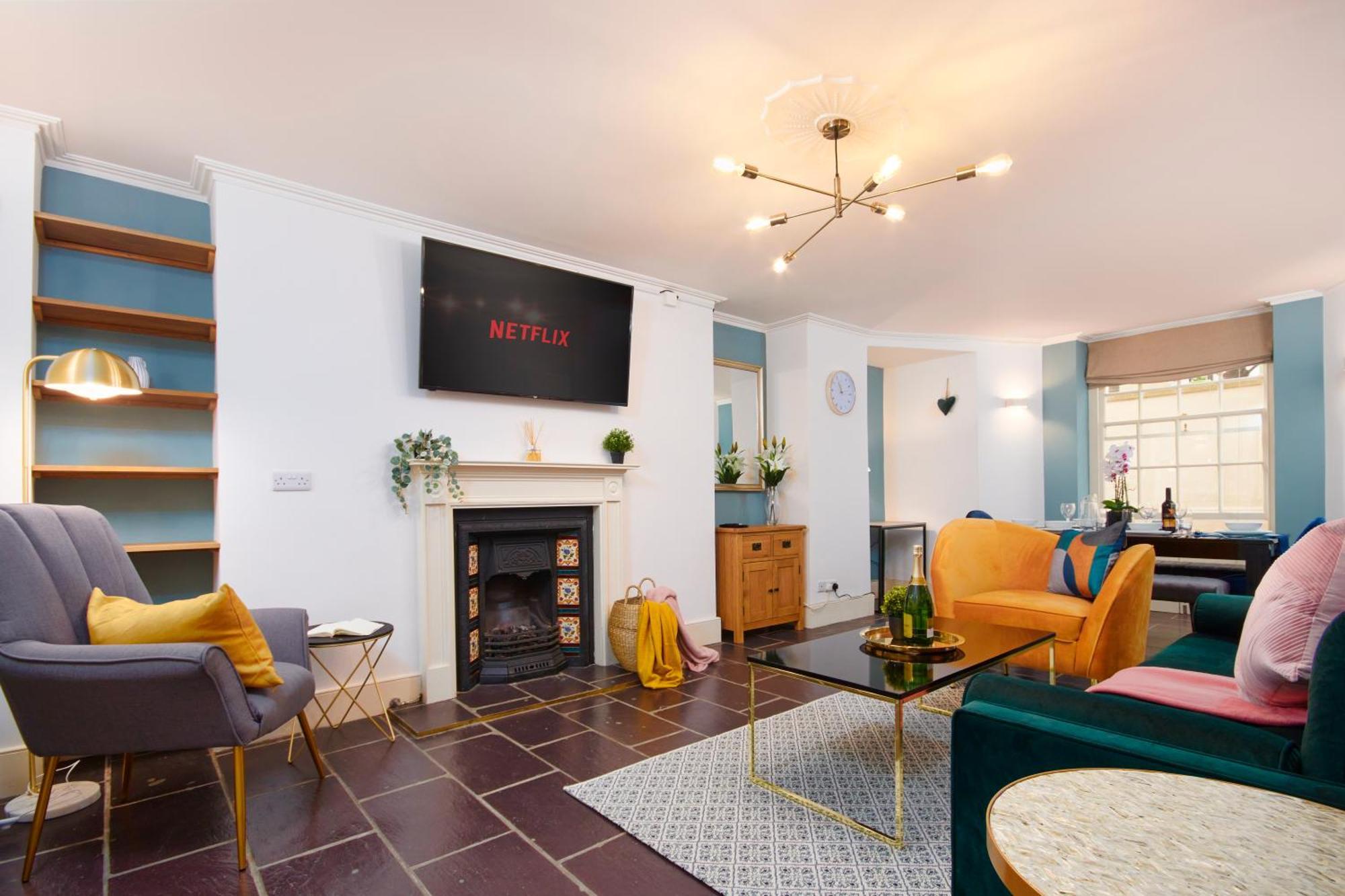 Beautiful 2Bedroom 4 Actual Beds House With Wifi By Purestay バース エクステリア 写真